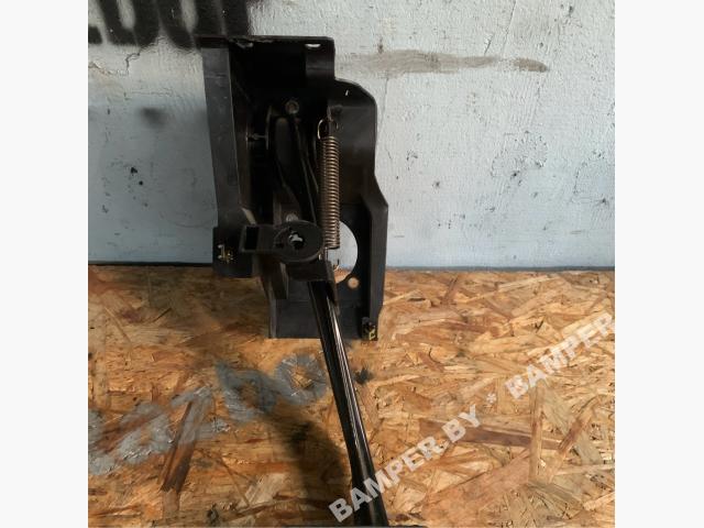 Педаль тормоза