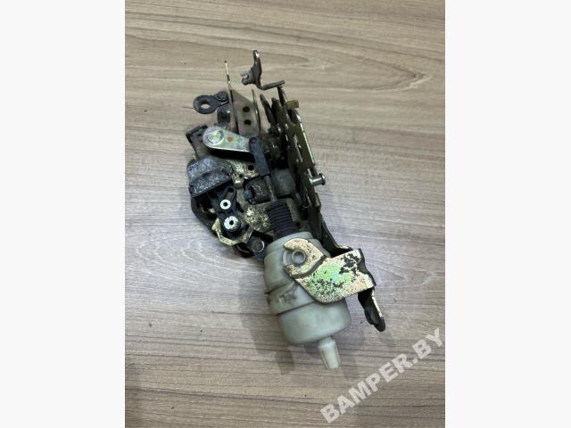 Замок двери передней правой