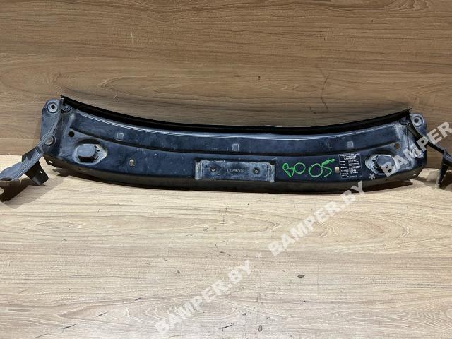 Планка под капот