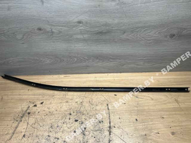 Направляющая сдвижной двери