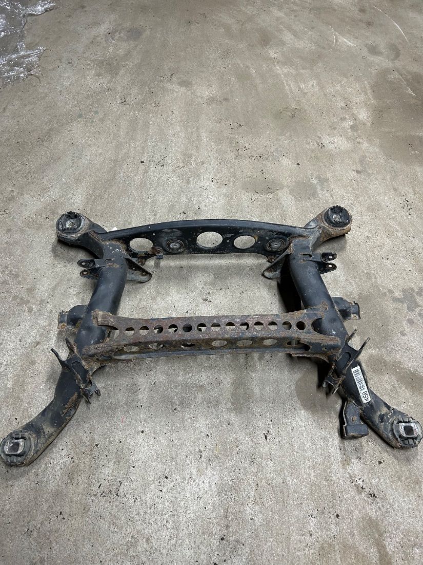 Балка подвески задняя