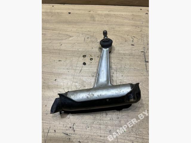 Рычаг передний правый