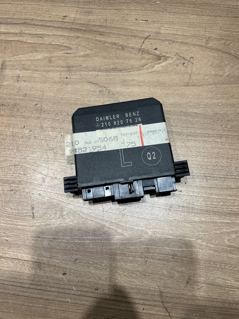 Блок управления двери передней левой