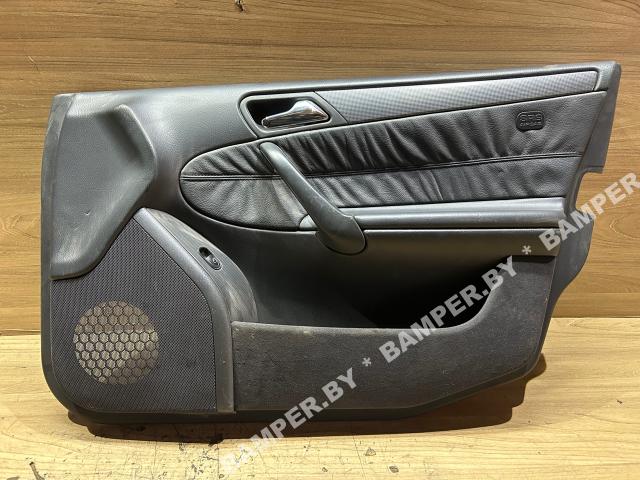 Обшивка двери передней правой (дверная карта)