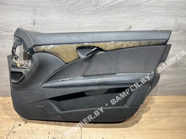 Обшивка двери передней правой (дверная карта)