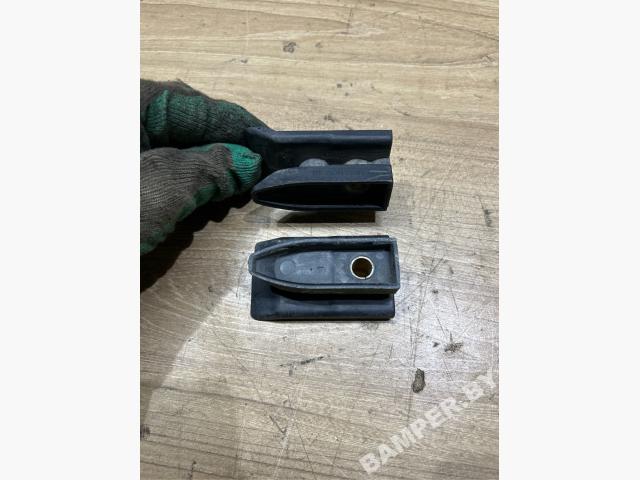 Кронштейн крепления бампера переднего