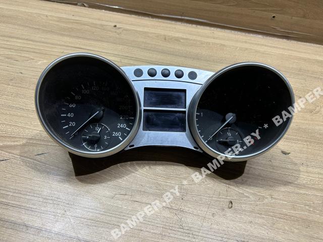 Щиток приборов (приборная панель)