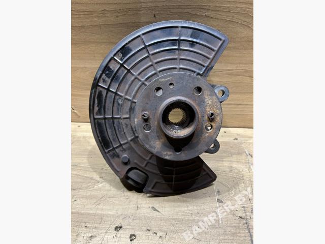 Кулак поворотный правый