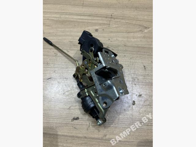 Замок двери передней правой